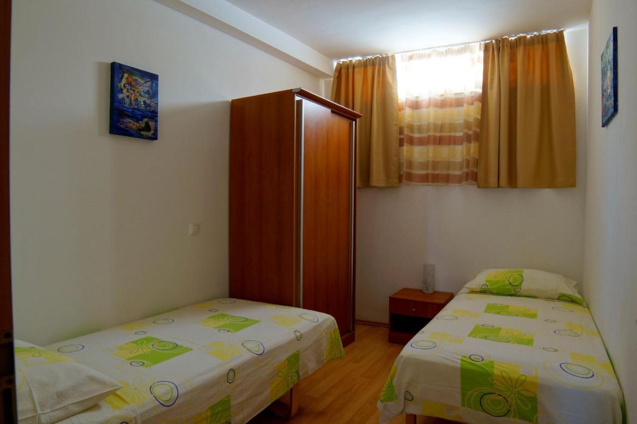 Apartment Darko Podstrana Bagian luar foto