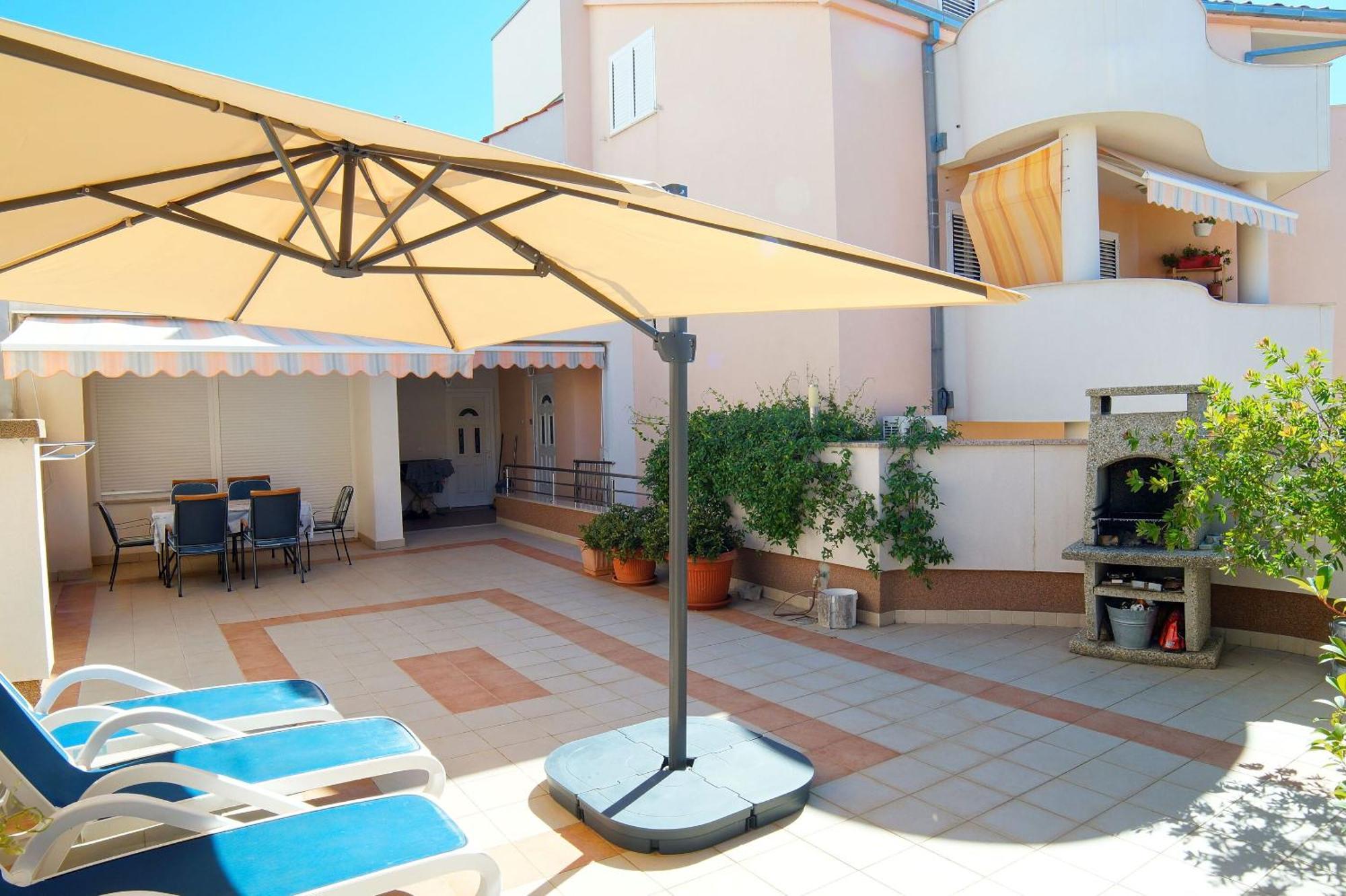 Apartment Darko Podstrana Bagian luar foto