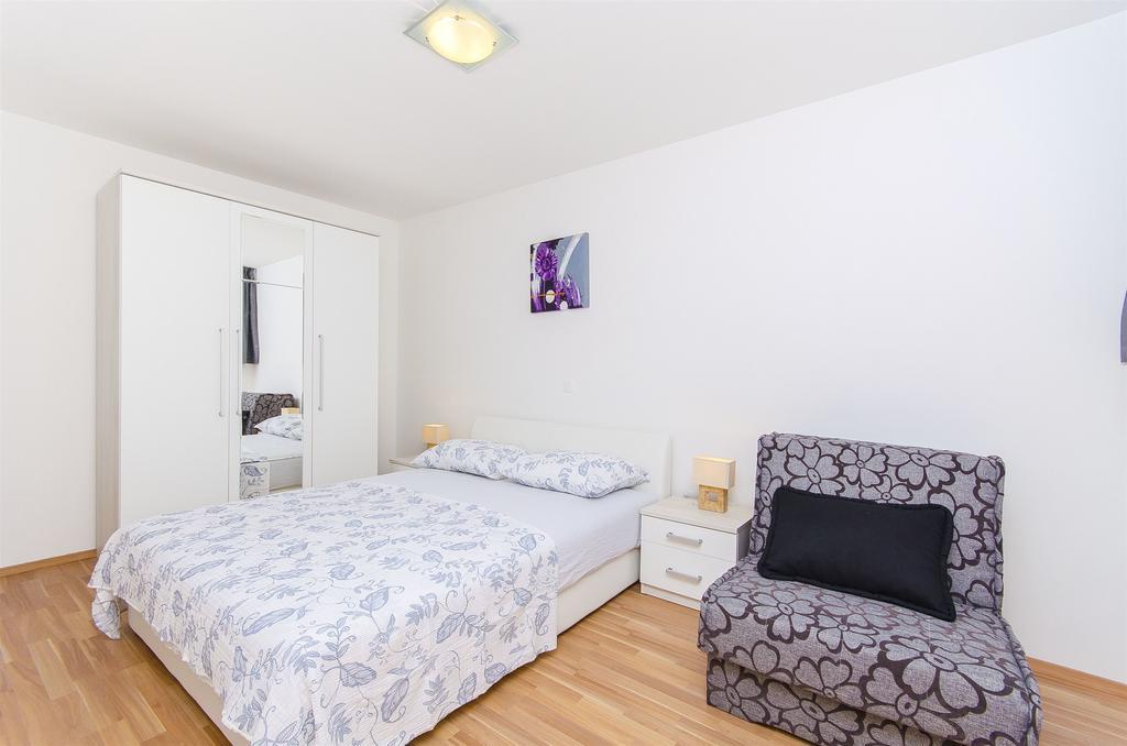 Apartment Darko Podstrana Bagian luar foto